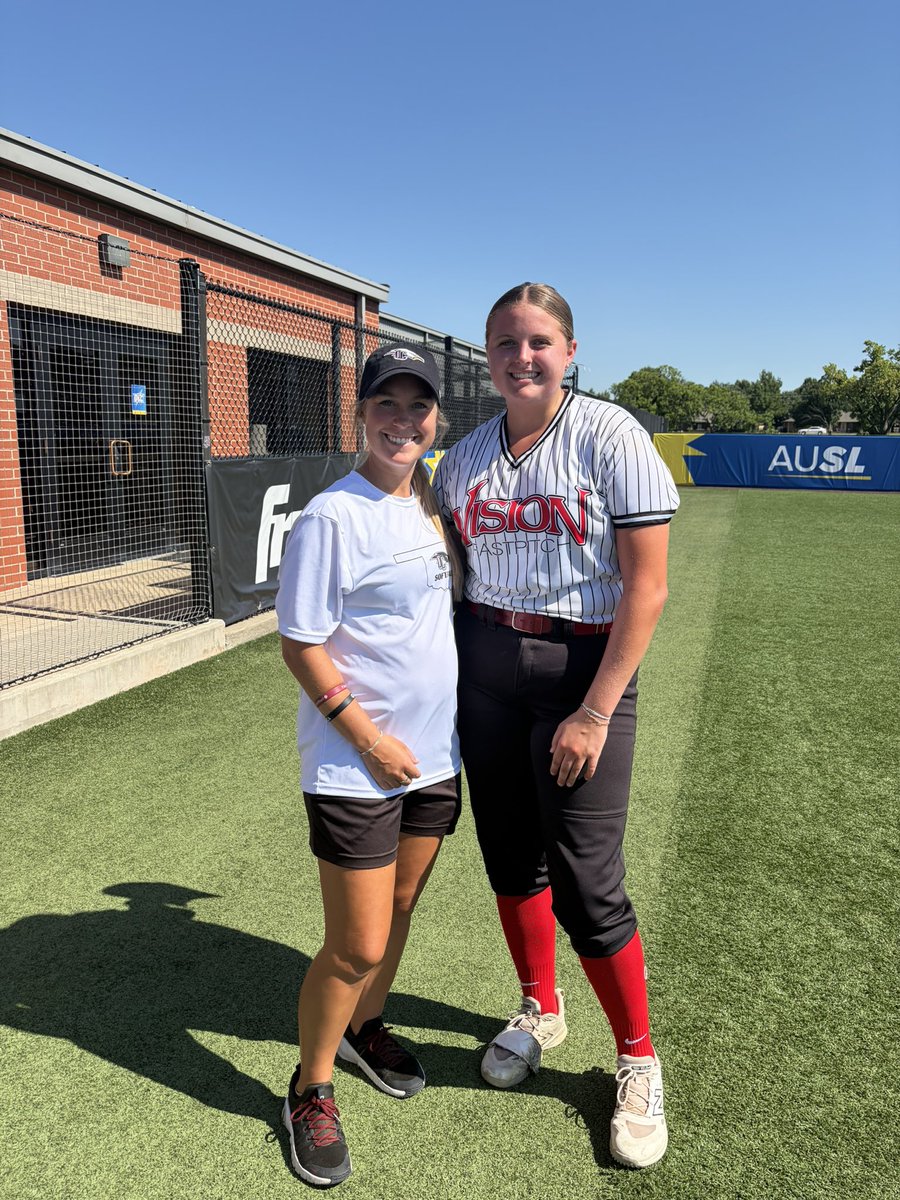 PennerLexi's tweet photo. Thank you @OCeaglesSB for hosting a fun and learning camp! @RazorbackSB @AlabamaSB @PaigeBachman1 @WTAMUSoftball @TulsaSoftball @NOCTonkSB @ShaleeRodriguez https://t.co/l1kb9thNmV