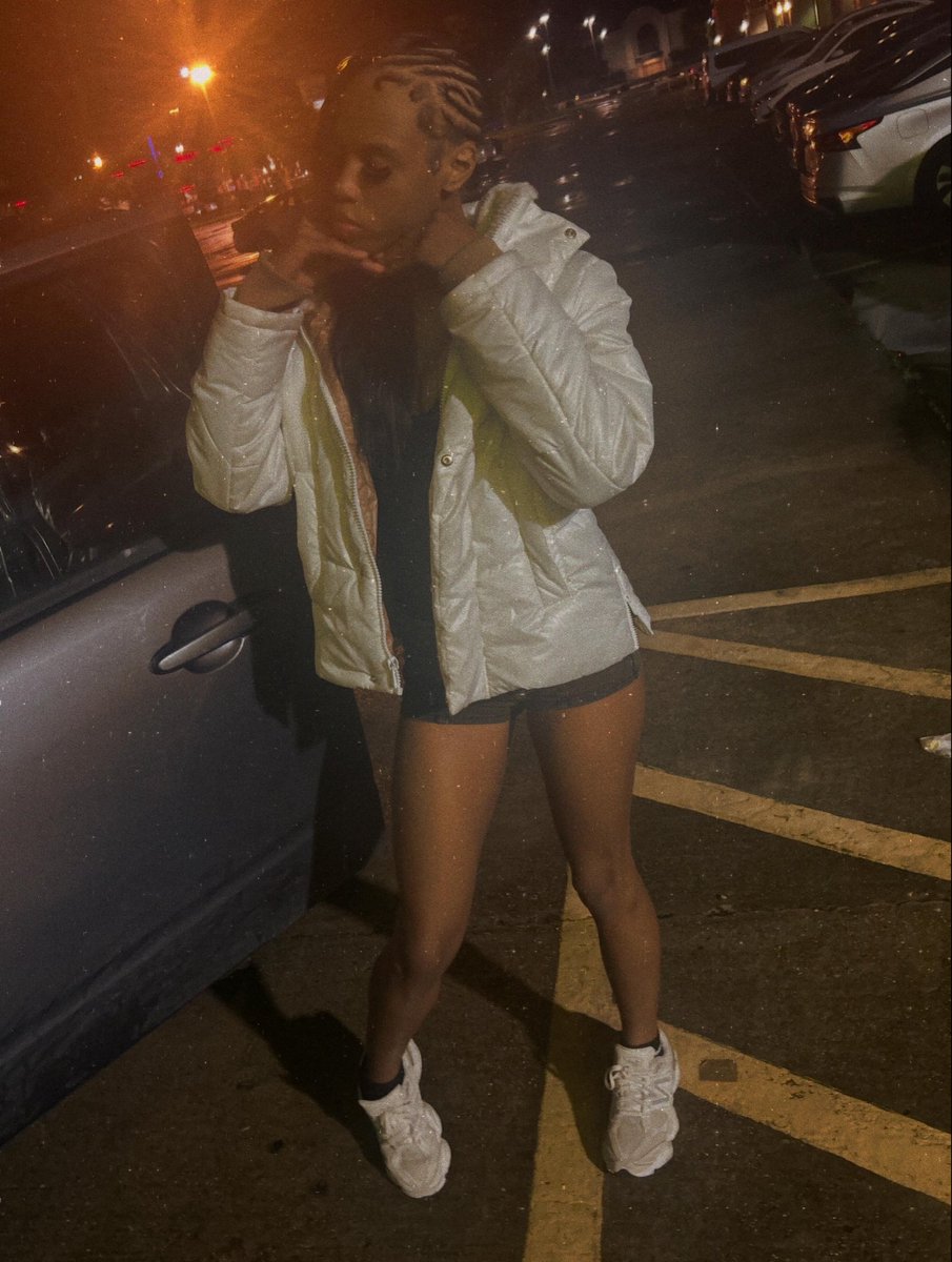 prettypussaay's tweet photo. #white https://t.co/outaBLTRKz