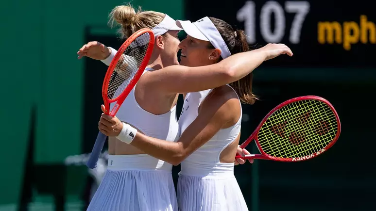 WiniSports's tweet photo. 🎾🇧🇷 SEMIFINALISTA!

Luísa Stefani, ao lado da canadense Gabriela Dabrowski, venceu a dupla K. Piter / A. Siskova por 2 sets a 0, com parciais de 6-1 e 6-2.

Com a vitória, Luísa chega à semifinal de Grand Slam pela terceira vez seguida neste ano. https://t.co/mVEqGBZ1LV