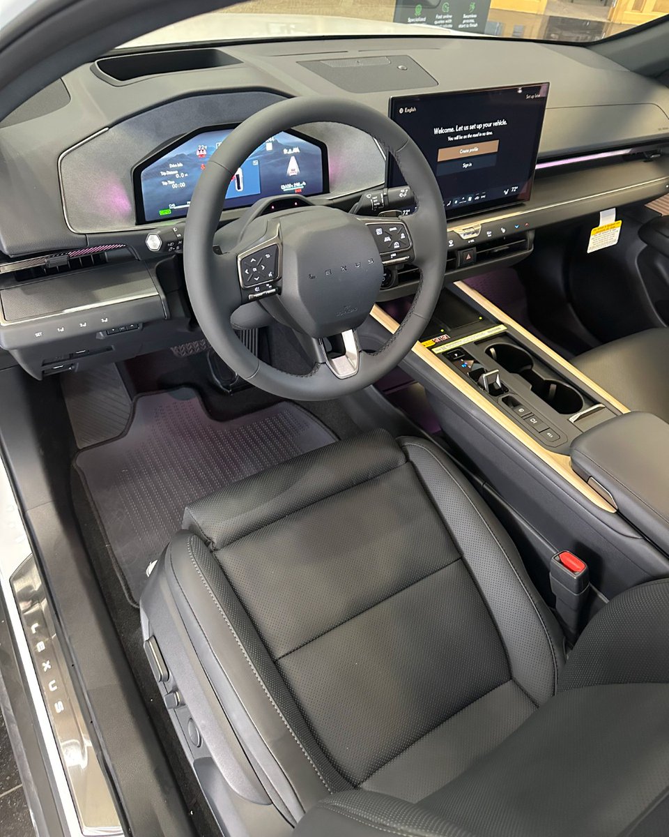 nocarcontext's tweet photo. Lexus ES 350e Luxury 🤍🤍 https://t.co/YEDxnfgoFm