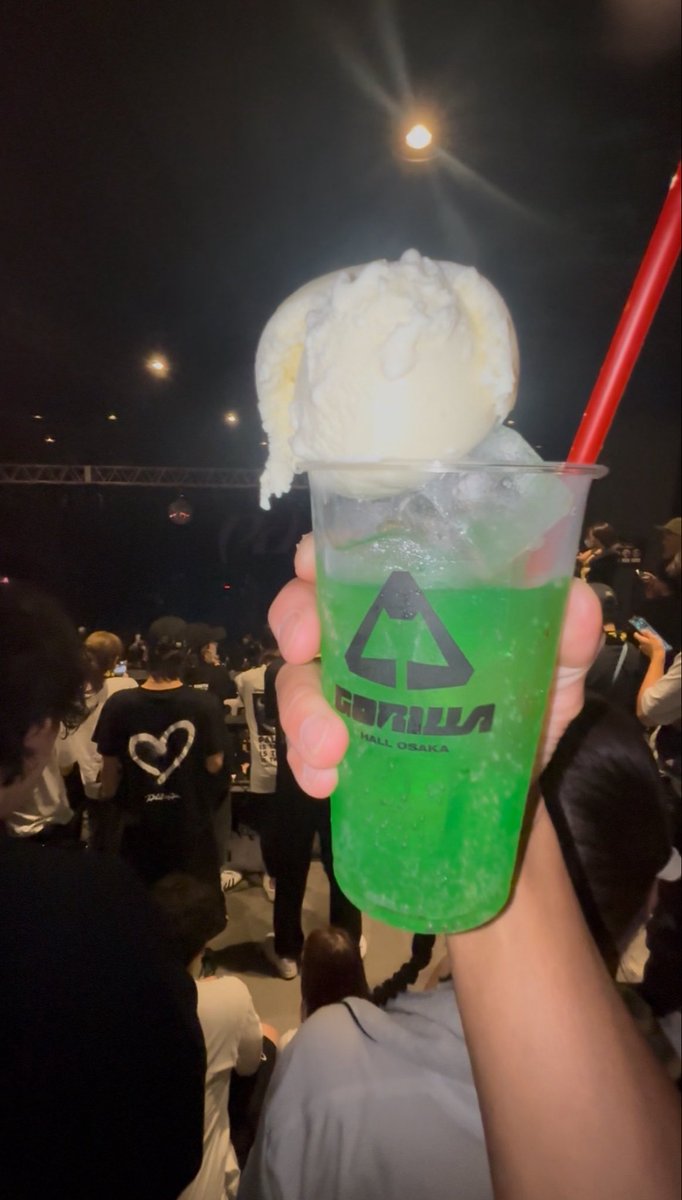 mickey_gurako's tweet photo. きのーは
うほうほーる
ペイルと粗品でした。

嵐をデスボで歌う人
初めてみました
😂 https://t.co/avw39vDhVb