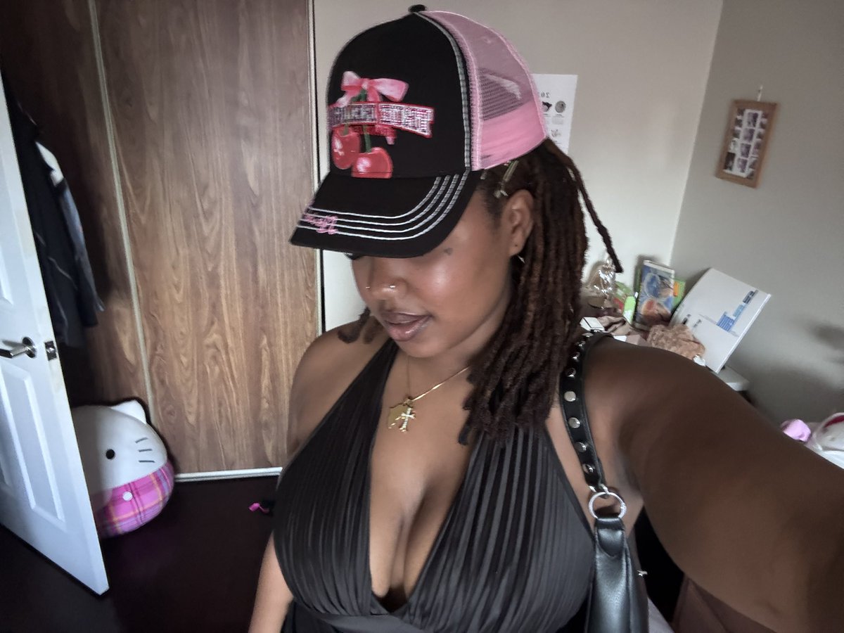 Vampppprincess's tweet photo. #swaggedout https://t.co/LV2XcWNjPs