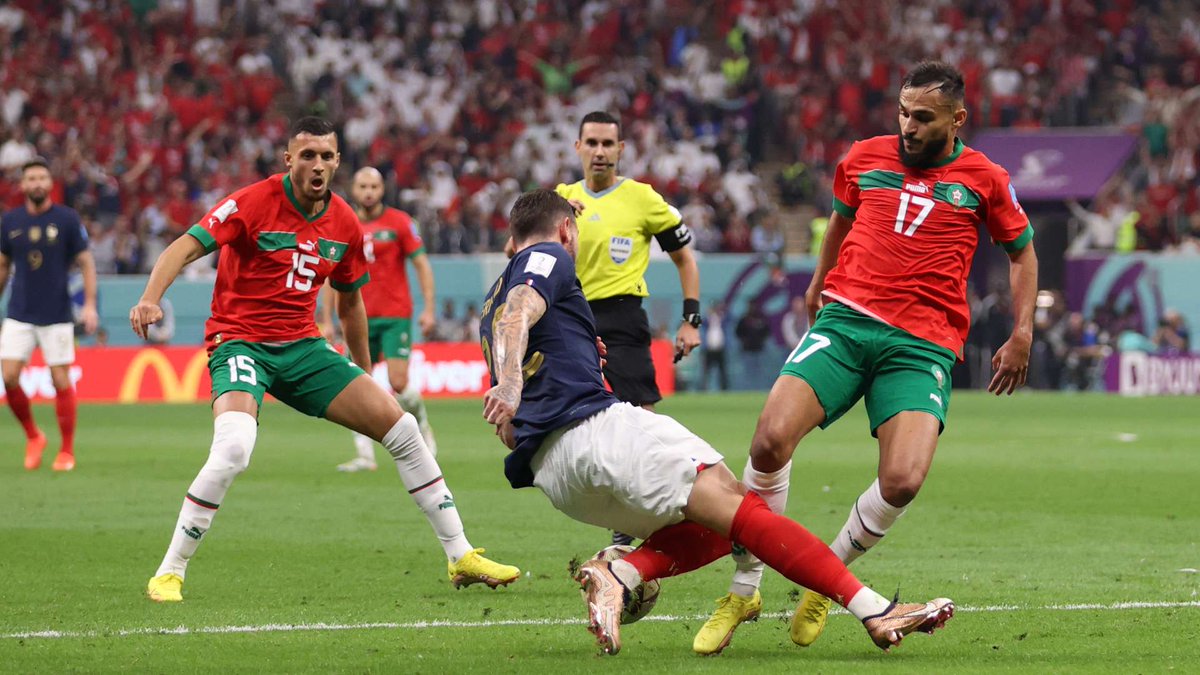 SeulementCtyen's tweet photo. France-Morocco press conference: blatant inequality ! 
Only 2 questions allowed for the Moroccan press. 
Is this a preview of tomorrow's refereeing ? 
FIFA must guarantee neutrality!
#fifaworldcup2026 
@FIFAWorldCup 
@fifaworldcup_fr 
@FIFAcom 
@fifaworldcup_ar 
#FIFAWorldCup https://t.co/vEVT7vP8vQ