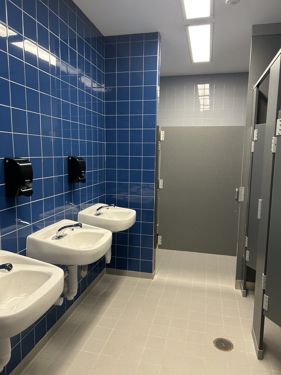 debbi_hixon's tweet photo. We also stopped in to visit with AP Dallas to check in on Coral Springs HS ESY program. The students were engaged and happy to share their experience with us. We also checked out the newly renovated bathrooms. Glad to see they will be available to the students. https://t.co/ieuhlkOtgq
