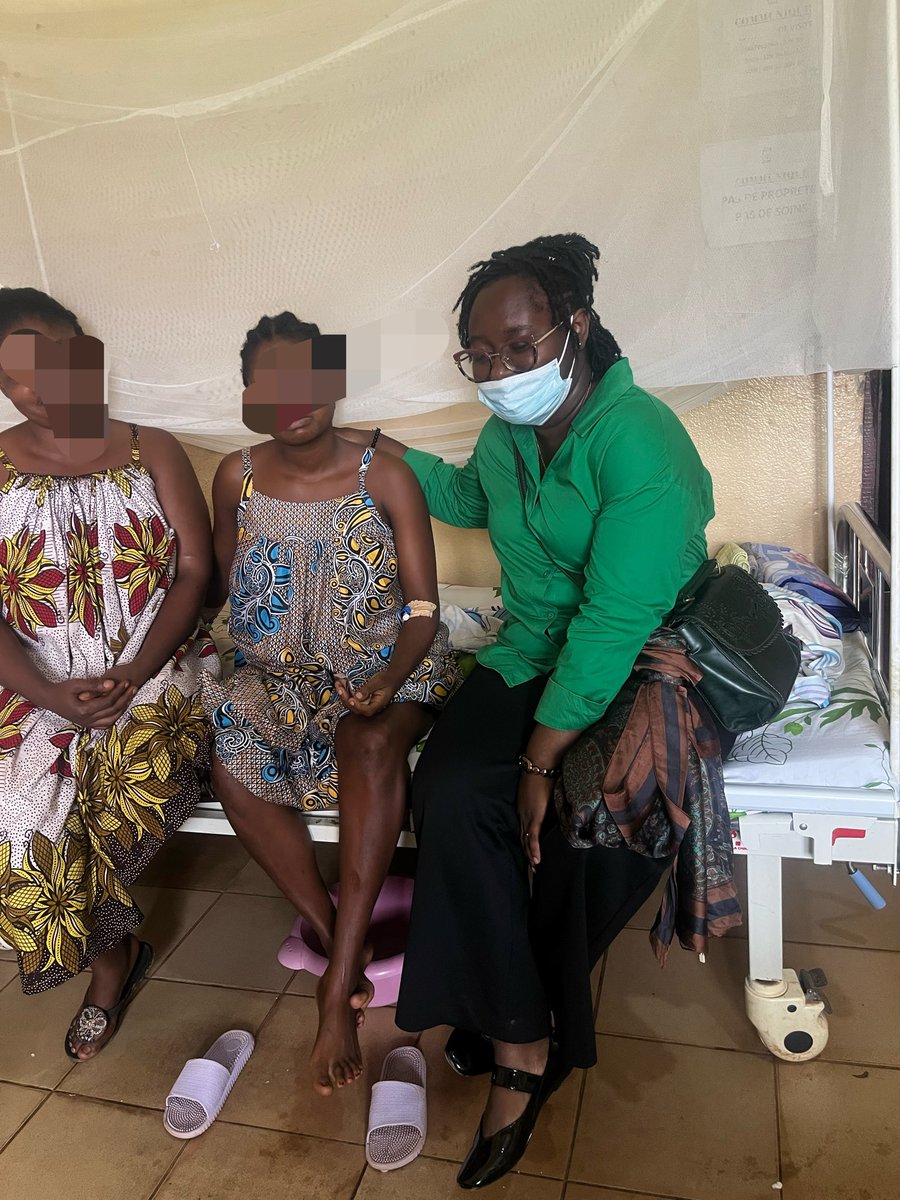 DjafangP's tweet photo. Aussi longtemps que nous le pourrons, nous le ferons. 💛🙏🏾

Ils étaient bloqués à l’hôpital en raison de factures impayées.
Grâce à votre soutien, nous avons pu régler cette situation.

Nous n’avons pas filmé les autres bénéficiaires, car il n’était pas approprié de le faire.

NB : Les images sont volontairement légèrement floues afin de préserver leur intimité et leur dignité.

https://t.co/AYKPQsX3ow