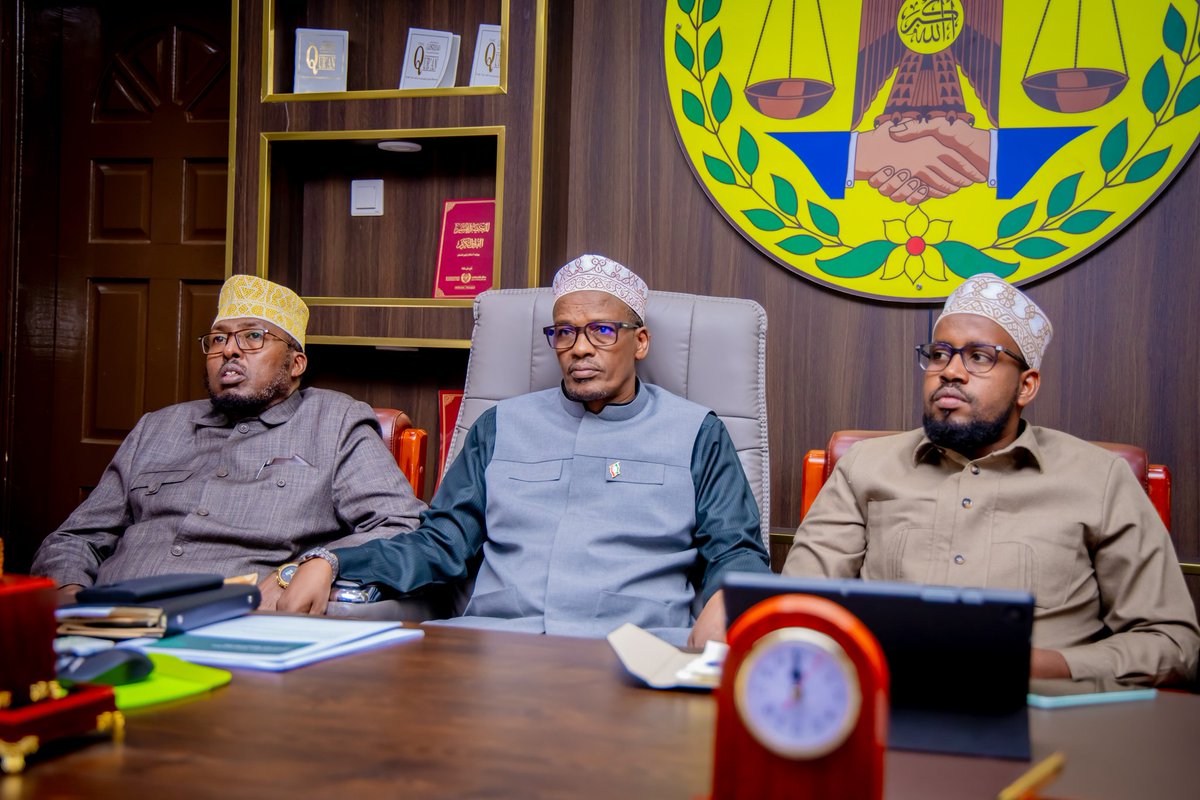 NuurPolitical's tweet photo. A valuable Image that reflects the teamwork, mutual understanding, and trust among the leadership of the Ministry of Religious Affairs and Endowments of the Republic of Somaliland. United leadership is the foundation of every successful institution. https://t.co/PtBh4R1VAv