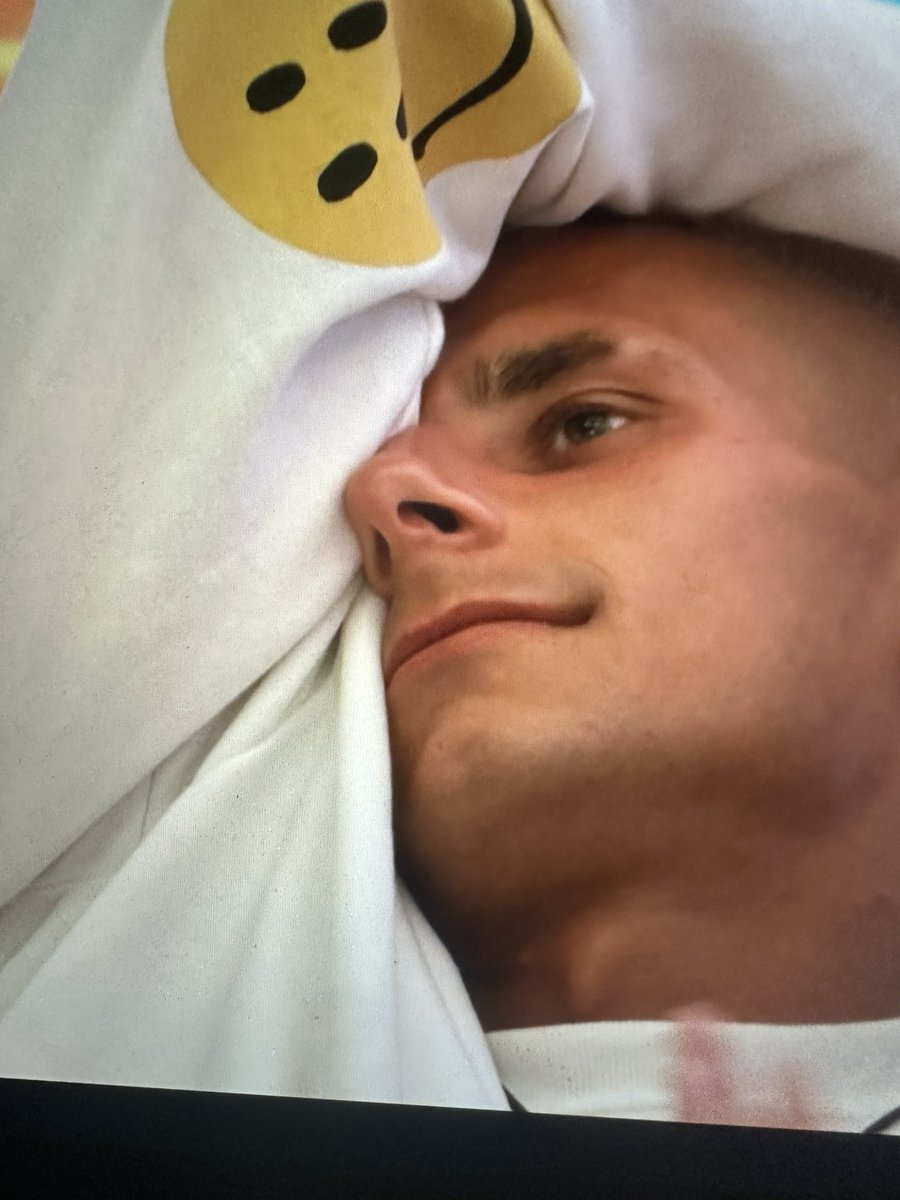 infernallywill's tweet photo. sean rolling his eyes at lola being insecure, save him julia save him
#loveisland #loveislanduk https://t.co/qyAJwnrghY