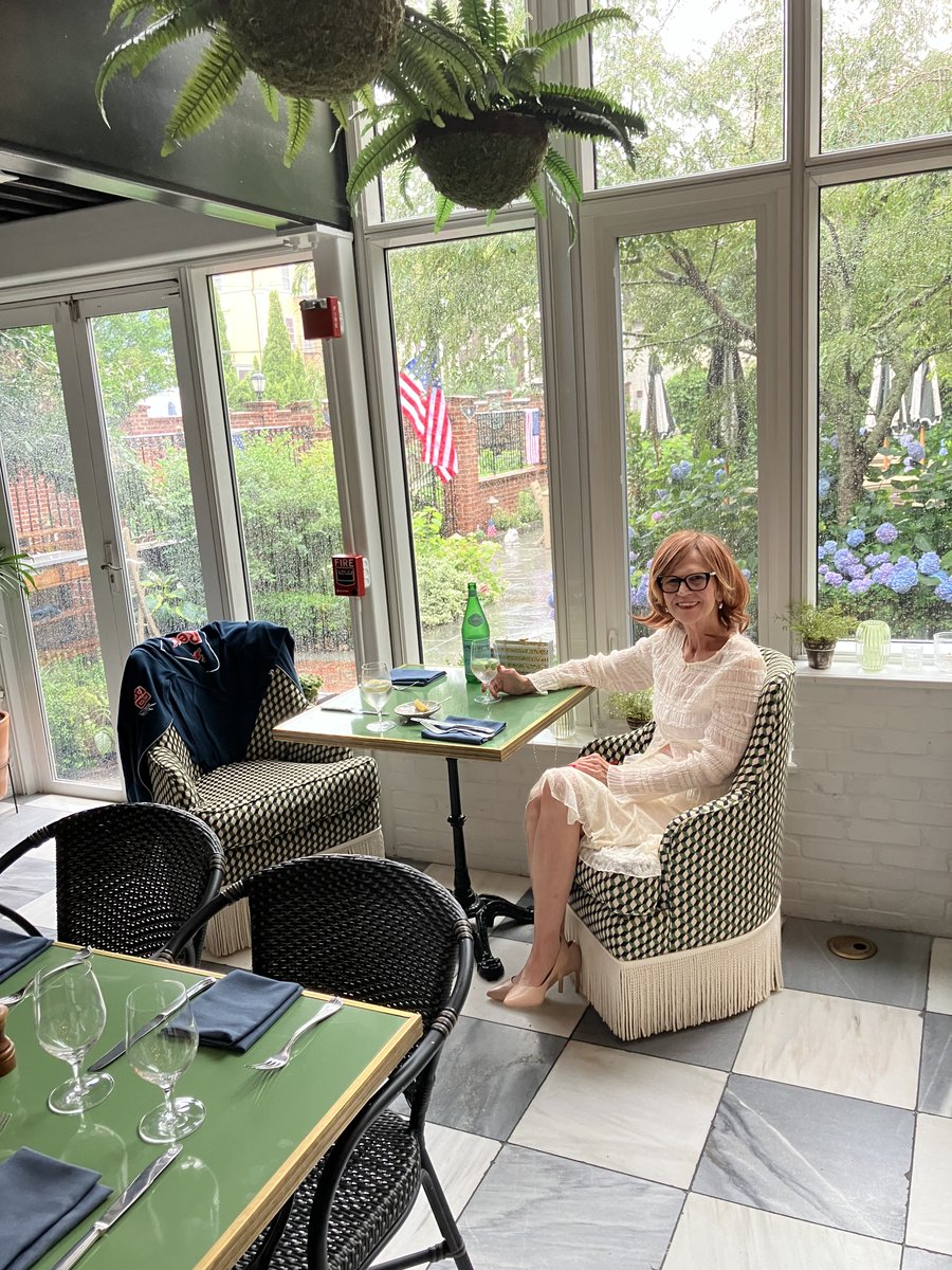 DanaMotzart's tweet photo. 😎🕶️🍽️🥂

ENOUGH SIGHTSEEING...

LET'S EAT! 😂

A BEAUTIFUL DAY.

A BEAUTIFUL PLACE.

AND LUNCH WITH MY FAVORITE PERSON. ❤️

22 YEARS...

AND WE'RE STILL MAKING MEMORIES.

BON APPÉTIT! 🥂🍽️

🎬 The Movie Continues... https://t.co/G9jBDxCxvM