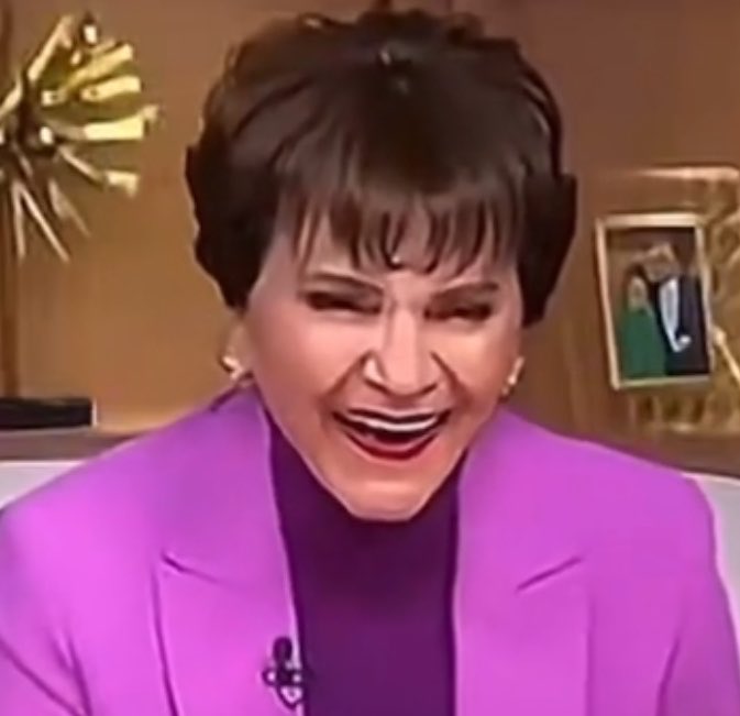 Loquepienso97's tweet photo. @VentaneandoUno Y para cuando las disculpas de @ChapoyPati  ? siendo la jefa,ella aplaudió las estupideces que dijo Pedro Sola
Ahora entiendo porque en #MasterChefMx protegen a las personas que agraden a compañeros y profesores
Esta es la señal con valor de la que tanto presume @Azteca 🤡 https://t.co/rbk1InxyvL