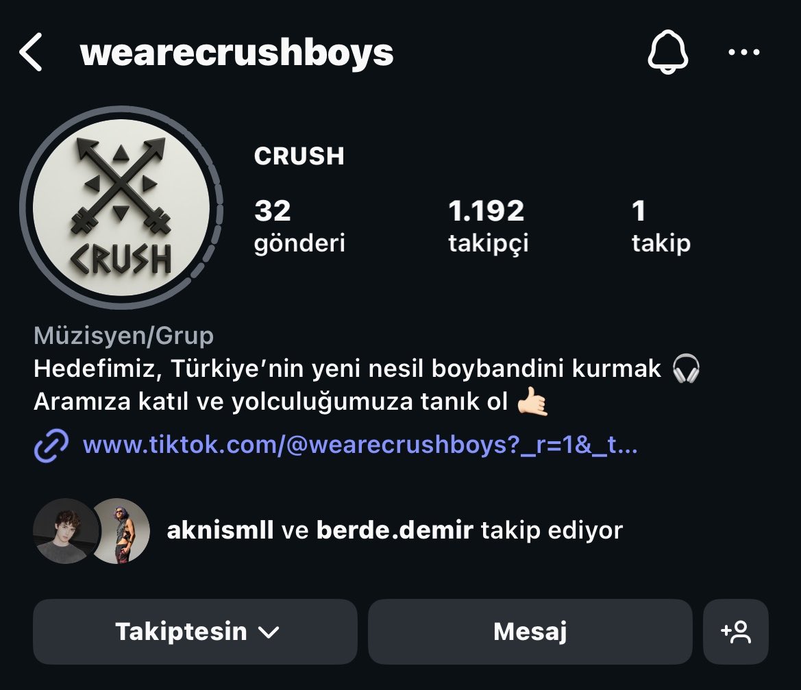 chaelinsu's tweet photo. Geldik büyüdük ve gitmiyoruz #Crush100K https://t.co/RdcYgcZ56R