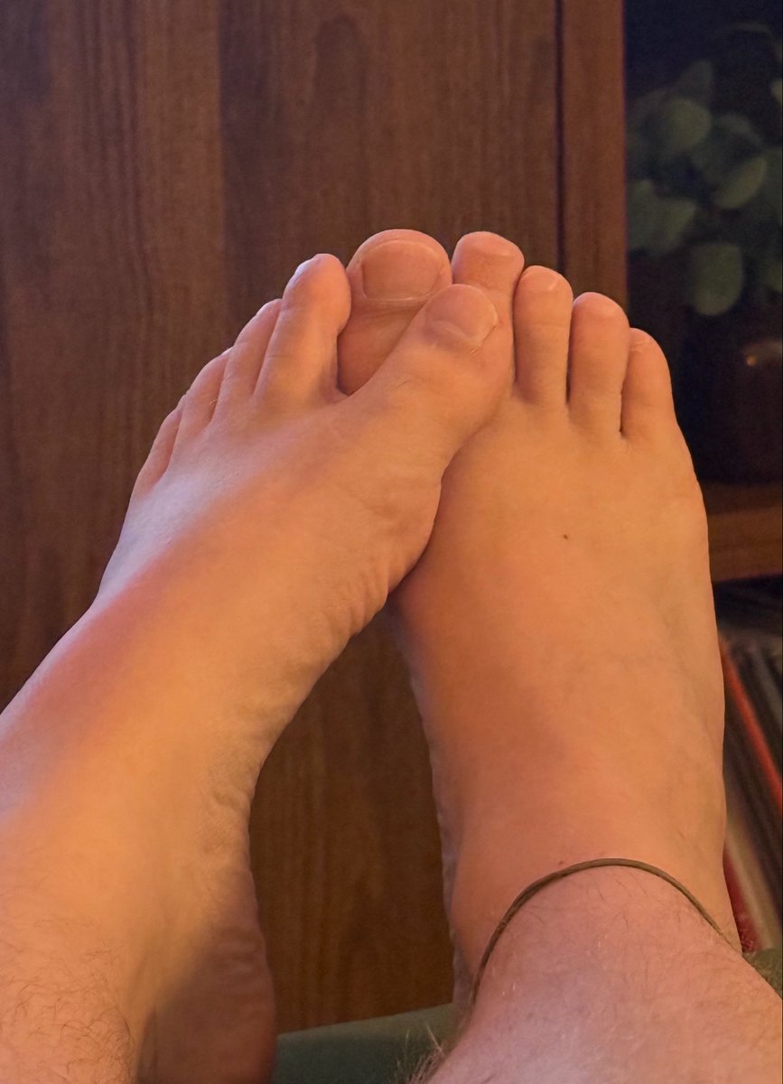 ftftgay's tweet photo. big toes

#bigtoe #feet #footfetısh https://t.co/mVzm227Dvd
