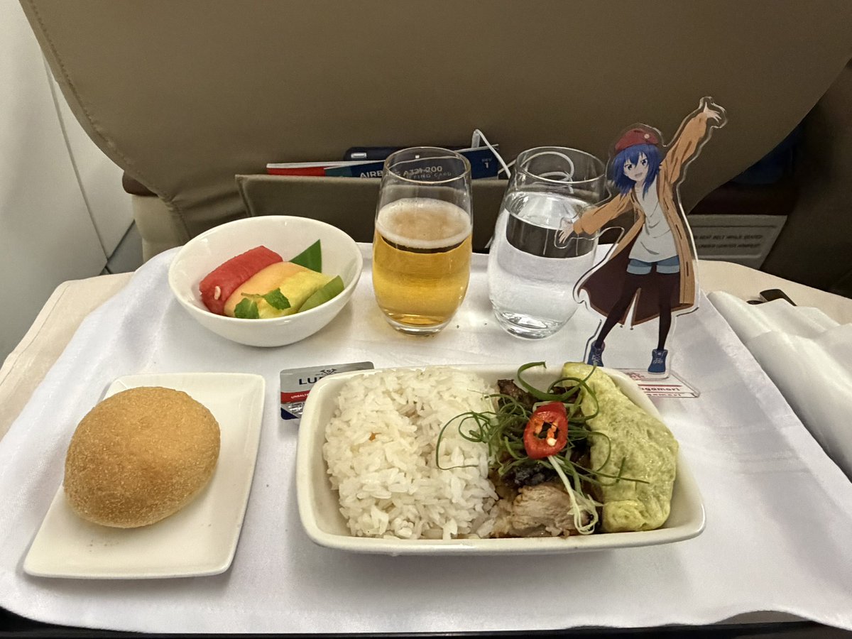 oriton47's tweet photo. おはようございます。
マニラ行き定刻に離陸(^^)。
朝4時からしっかり朝食頂きました。
#ざつ旅 https://t.co/18MxsW8yiy