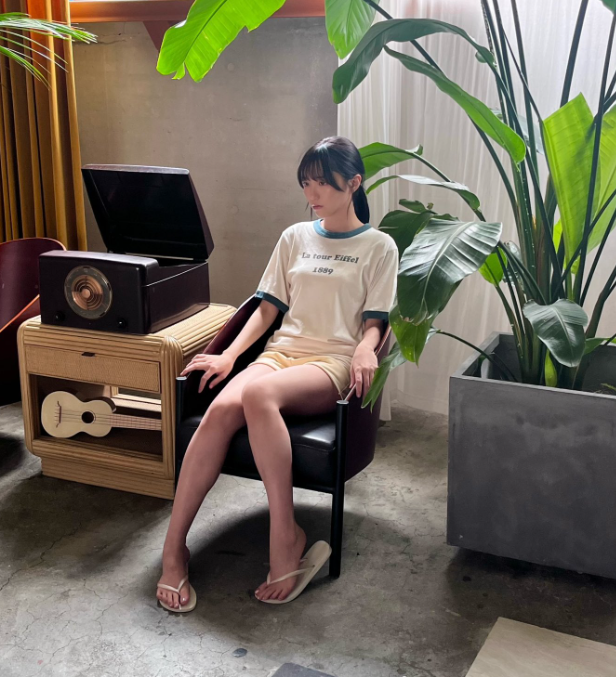 glam_scoop's tweet photo. 野口衣織（25）、これ見るとイコラブの中でも別格と言われる理由がよく分かるな......？ https://t.co/P1Qh0Q3nRE