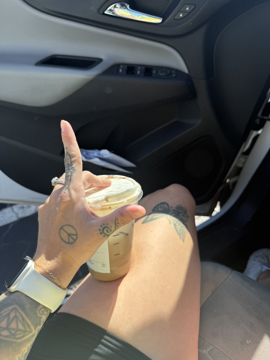 ElsaBaby14's tweet photo. The most skin you’ll see from a woman without your beta brain censoring it 🤣 https://t.co/1MxK4f3HYE