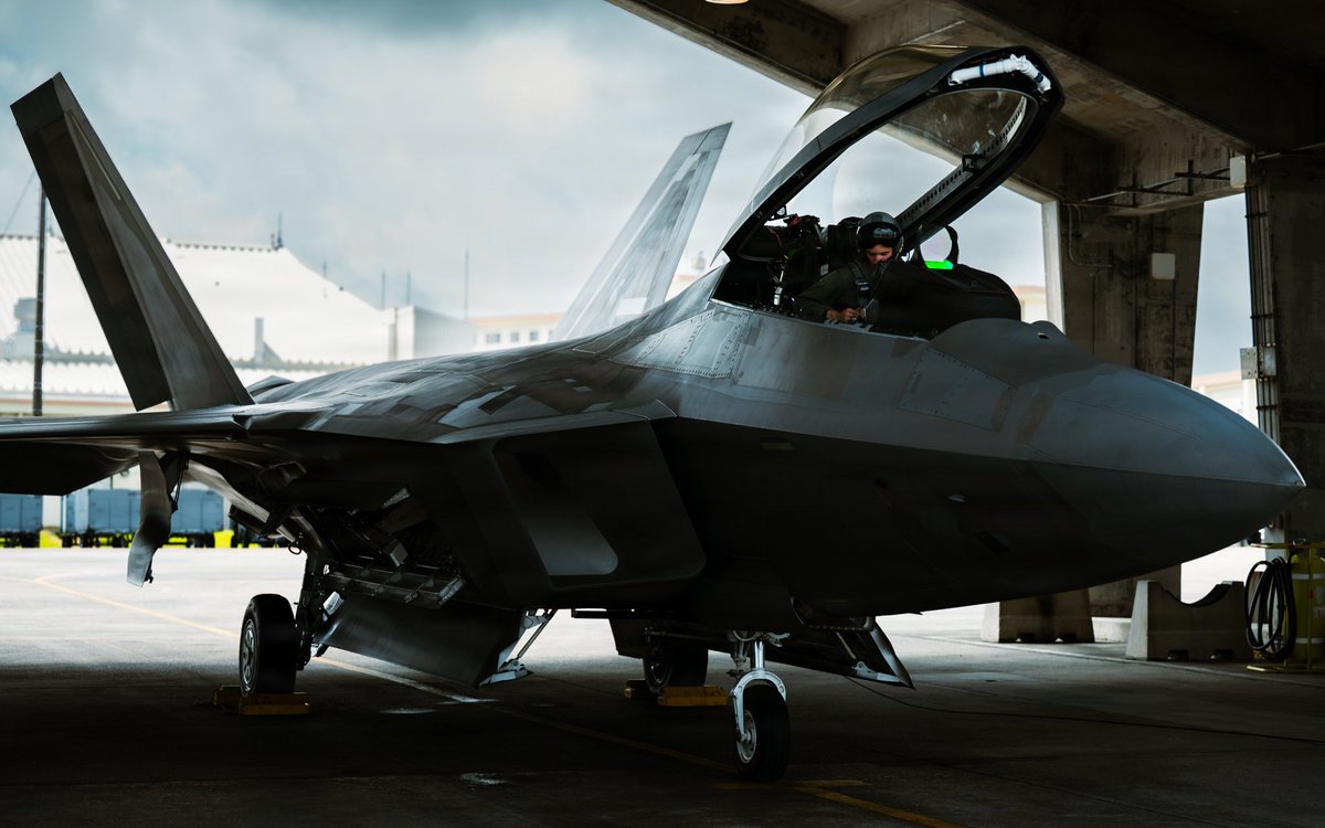 USPACOM's tweet photo. Flight line integration โ๏ธ
U.S. Airmen assigned to the 27th Expeditionary Fighter Squadron launch an F-22 Raptor in Japan during Valiant Shield 2026, strengthening joint multi-domain capabilities across the Pacific region.
๐ Japan
๐ธ Senior Airman Mason Hargrove
#PACOM #USAirForce #ValiantShield