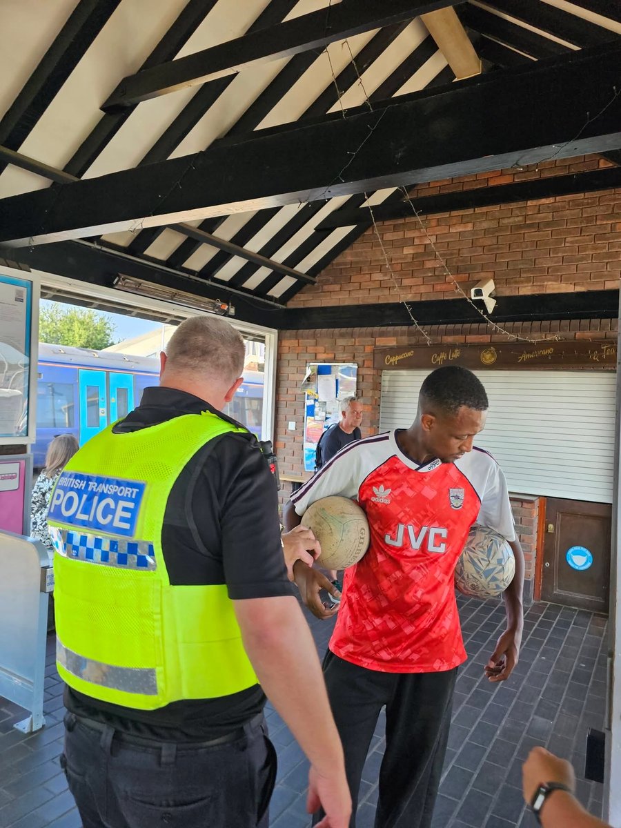 TheFeralWitchy's tweet photo. ‼️Alleged sexual assault‼️
🔔STAPLEHURST KENT🔔

Sent in to Kent pink ladies……the same man has also been caught on ring door bells lurking around peoples driveways!

Alleged prowling young girls on the train network around Kent!
It’s every fucking day!!! 🤬🤬🤬

This man exposed himself to my 15 year old daughter on the headcorn train station platform going to staplehurst on 08/07/2026. This was the 16.43 train. He then proceeded to follow her sit opposite her and make sexual advances to her and exposed himseldlf again, when she moved a kind member of the public was already on the phone to the police and asked her if she was ok. She was visibly upset. Once at staplehurst he then stuck his head out of the train doors to see if she had got off the train. He proceeded to follow her. Luckily the member of the public had got off the train and she gave her details over to the police. The man in question then continued to look over his shoulder at her and realised she wasn't alone and left via the stairs in the carpark.

Once the police arrived (i was then present) my daughter gave statements and he reappeared. They arrested him. He was laughing and putting his thumb up to me. When he was told by myself don't come back round here, he said you wait.

His name is akeem.

He is obviously looking for a lone female and is a predator. He is travelling up and down the train line.  The British transport police had reports of him going from headcorn to staplehurst and marden.