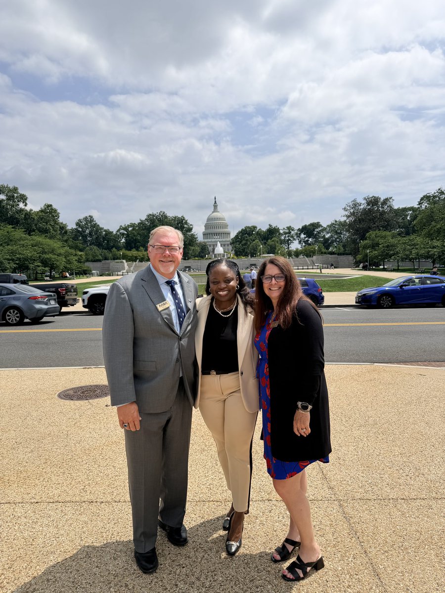 Noellerson's tweet photo. @AASAHQ officers @DLawSuper @drgoffney and @Kelsall2 spent time on the hill meeting with Senate appropriations and HELP committee staff. #AASAadv https://t.co/bfiyRkOjhU