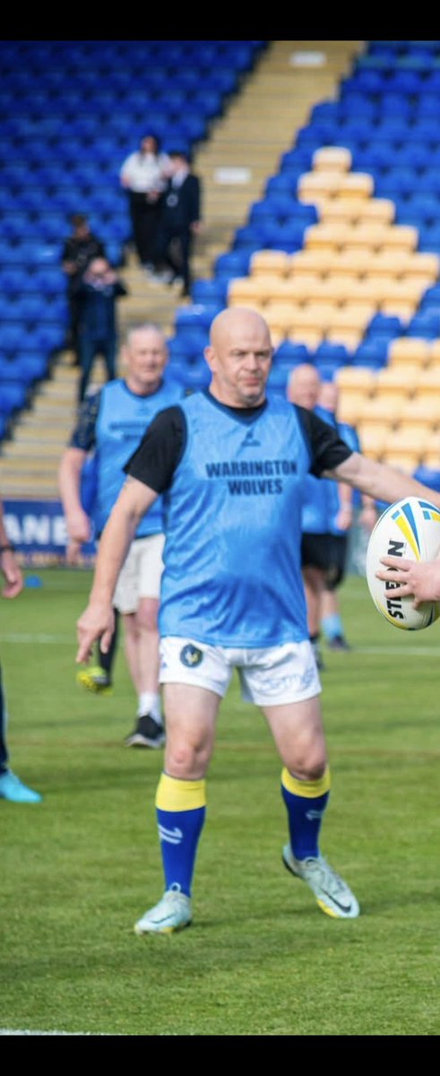Littleleebone's tweet photo. Mental and physical health now getting better. Rekindled my love love of rugby through walking and masters Rugby League thanks to @WWRLFoundation and @CrosfieldsRugby https://t.co/9MFLdBJCS1