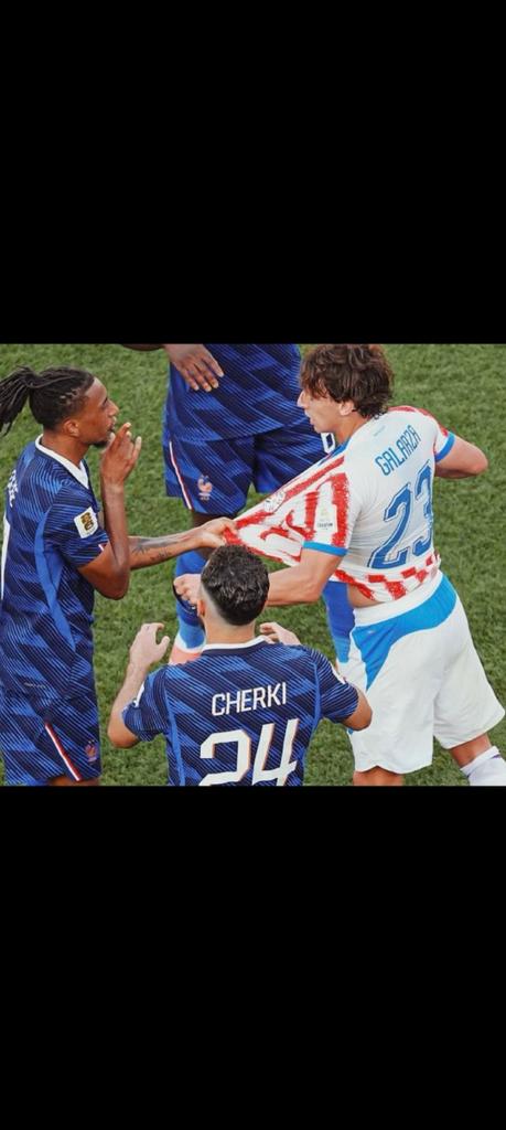 posmalone_x's tweet photo. @MikaelMazal It was obvious yellow card for Olise. https://t.co/6bZ5KDBw7U