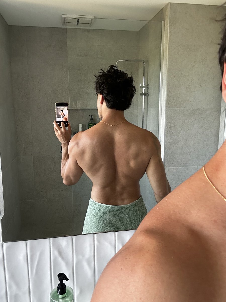 fitger80's tweet photo. Quieres ver más? Chudai 🔥😏
#onlyfans #chudai https://t.co/A9b8sED7RV