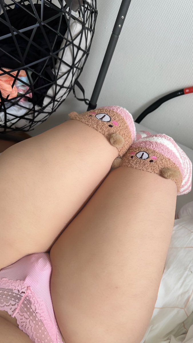 LauraTs69's tweet photo. What do you notice?
#cute #tighs #clitty #sissy #femboy #trans #slut #Chudaรฏ https://t.co/48GsGdVTPH
