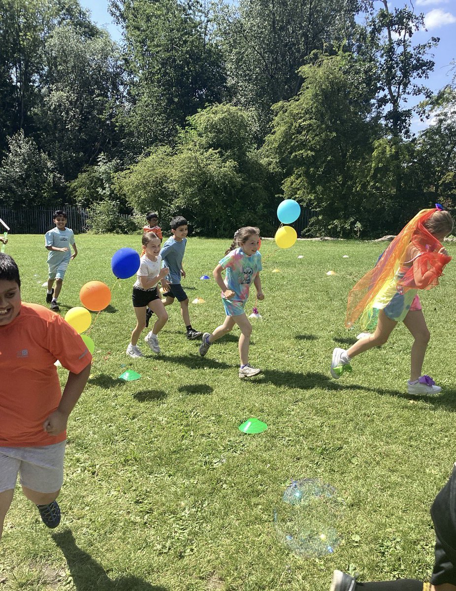 BelfieldPrimary's tweet photo. As part of the Belfield Promise, Year 3 held a rainbow run today to raise money for The Lullaby Trust. There were bubbles, confetti, balloons and lots and lots of rainbows 🌈 What a great time they had giving something back to a very special cause #kindandconsiderate https://t.co/Nf0i3Vih1E