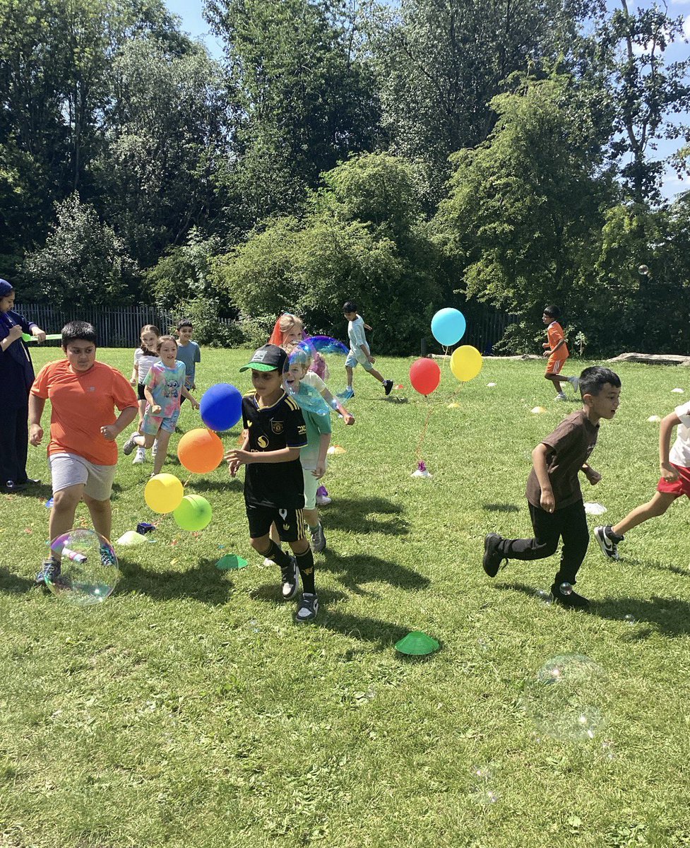 BelfieldPrimary's tweet photo. As part of the Belfield Promise, Year 3 held a rainbow run today to raise money for The Lullaby Trust. There were bubbles, confetti, balloons and lots and lots of rainbows 🌈 What a great time they had giving something back to a very special cause #kindandconsiderate https://t.co/Nf0i3Vih1E