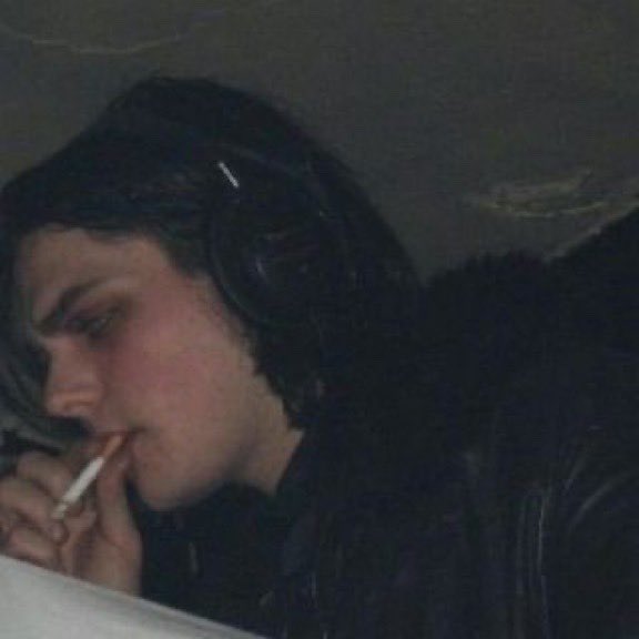 waysvenom's tweet photo. No because if i were at a Club and saw that the DJ was Gerard Way i think i’d trip and eat shit on the ground, inevitably passing out https://t.co/6XiQ1Ic4OO