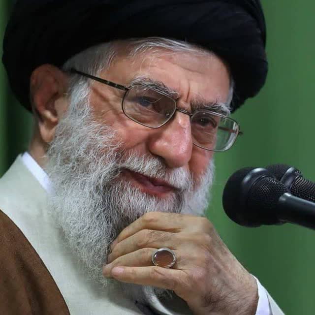 ToranjTerme's tweet photo. من روضه ی تو را شنیدم و زنده ام هنوز...
این رسم عاشقی نبود خاک بر سرم...💔 https://t.co/dWATnP85MI