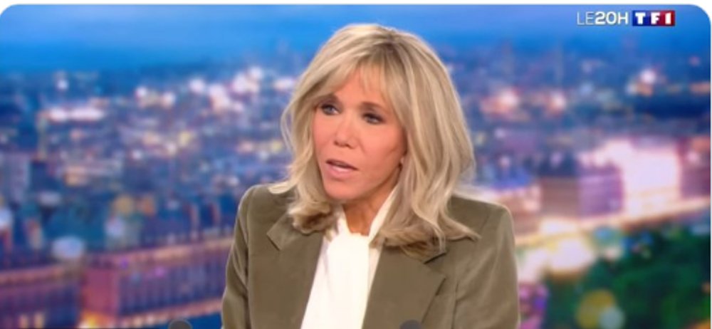 DelormeJul11265's tweet photo. Une nouvelle chasse au trésor est en cours : tout le monde cherche les diplômes de Brigitte Macron, qui prétendait être agrégée de Lettres Classiques. 

Une quête amusante, n'est-ce pas ? https://t.co/ogChXkQGVr