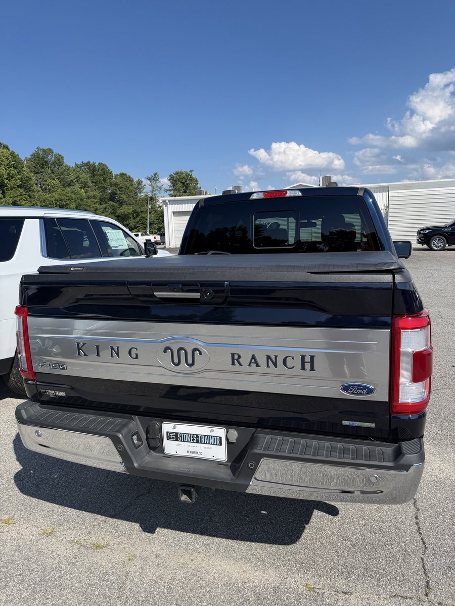 JeffRoberts2117's tweet photo. ✅check it out✅
2023 Ford F-150 King Ranch 
Antimatter blue metallic 
4wd 3.5L V6, low miles 24,244

Excellence is our standard

For more information
803-276-8888
https://t.co/o8pUJK56FE

#vehicles #trucks #SUVs #vehicleupgrade #automotive #stokestrainorchevrolet https://t.co/BLDVrj9g61