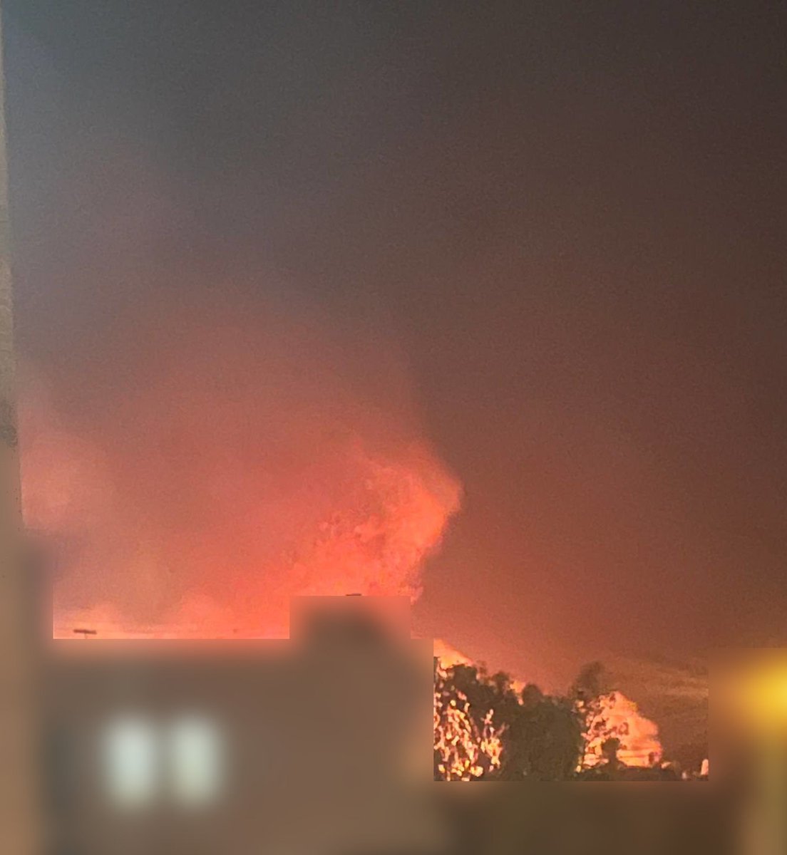 sgtnewsnetwork's tweet photo. JUST IN: 🇮🇷🇺🇸 Smoke rises in Iran following US strikes https://t.co/Q5bOaA67q2
