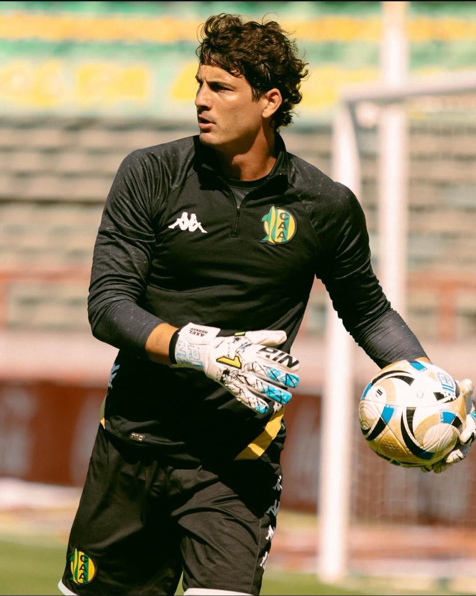 lucas_calatroni's tweet photo. 🚨🇺🇦 #Central | Marcos Ledesma, quien era uno de los apuntados para llegar al canalla en este mercado, firmó con Instutito.

Caída esa posibilidad, hay chances de que se dé el regreso de Axel Werner. En Aldosivi no tendría asegurada la titularidad tras la llegada de Lucas Acosta. https://t.co/OBKbbo85Hd
