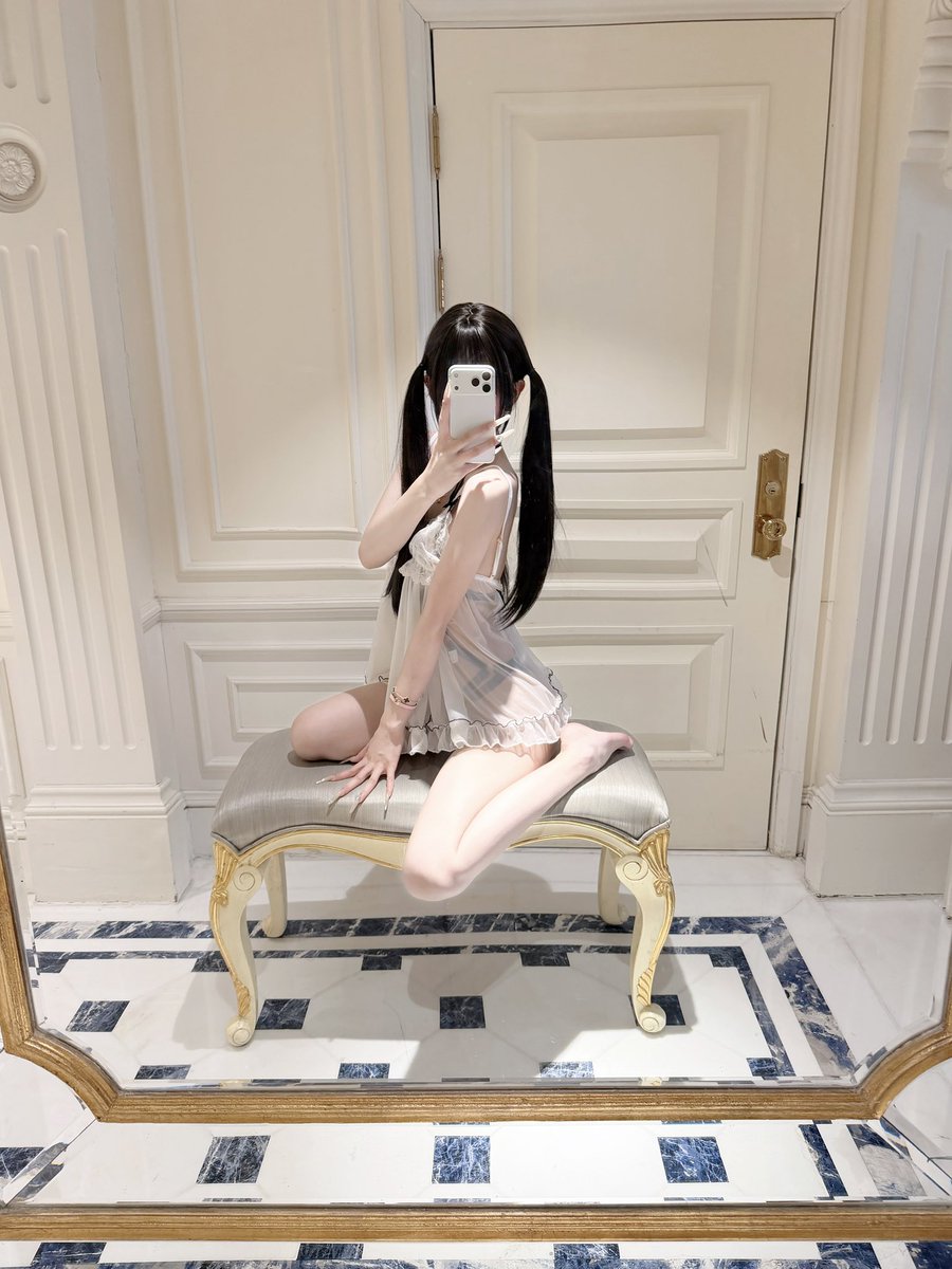 ymio35688's tweet photo. 这套衣服大家应该很熟悉吧 更组壁纸供大家使用～ https://t.co/c73eH4oIrE