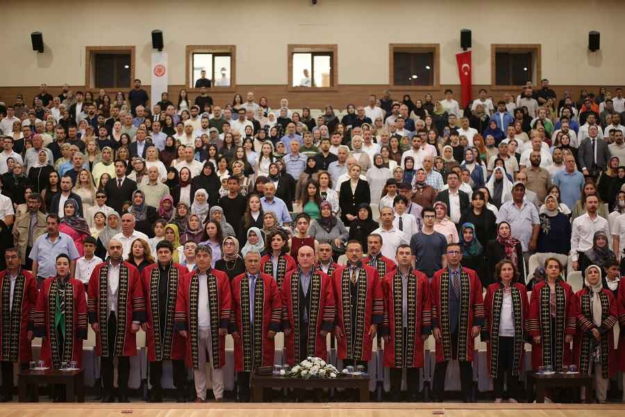 NinDivrigi's tweet photo. Diş Hekimliği Fakültesi’nde Mezuniyet Coşkusu
https://t.co/LcPuCJkLr5 https://t.co/cyH5csL1ZN