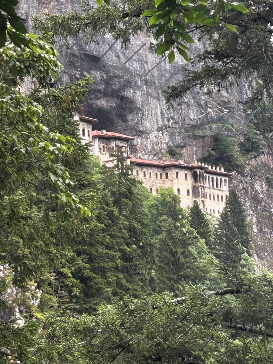 belginis98's tweet photo. Trabzon sümela manastırı https://t.co/UfgmkBWGRQ