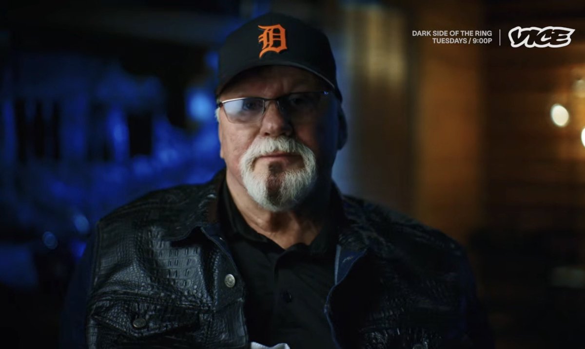 CoachSovern40's tweet photo. Repping the D on Darkside of the Ring is @ScottSteiner !  Let’s go!!! https://t.co/gQMAxVewjl