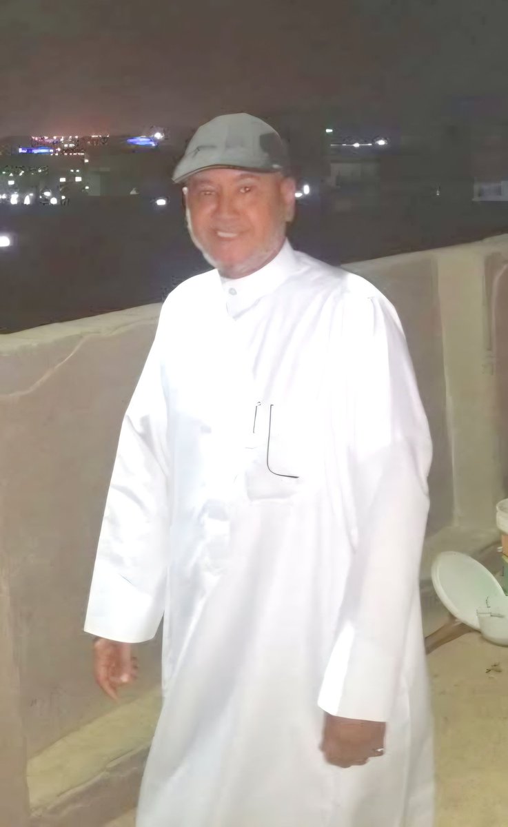 Alshareefmsb's tweet photo. بيمن زمنين
وبين مكانين
ومع نور العين ولي عهدي نضال
الاولي معه في كولون بالمانيا
وعد ٢٤ عام يلتقط لي هذه الصزر في قريتنا...بالثوب في قريتي اشعر بسعاده واطمئنان وامن
افتقده في المانيا بعض الاحيان
الوطن لايساويه اي مكان
 في الدنيا https://t.co/KuwRtvleTc