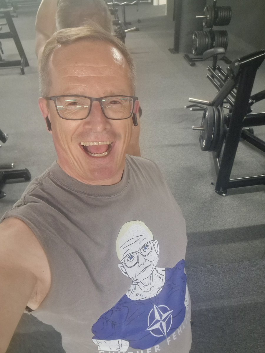 GunterFehlinger's tweet photo. We are winning https://t.co/BiGO2BvQNI