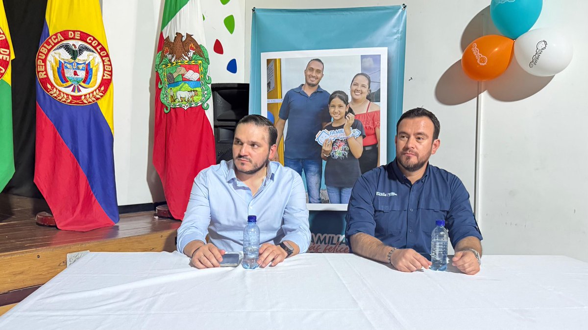 PDACaldas's tweet photo. Nuestro compromiso con el bienestar de los #Caldenses sigue avanzando. 💚
En #Neira, 54 familias ya cuentan con estufas ecoeficientes que hacen sus hogares más seguros, saludables y sostenibles. https://t.co/velMHdcZXF