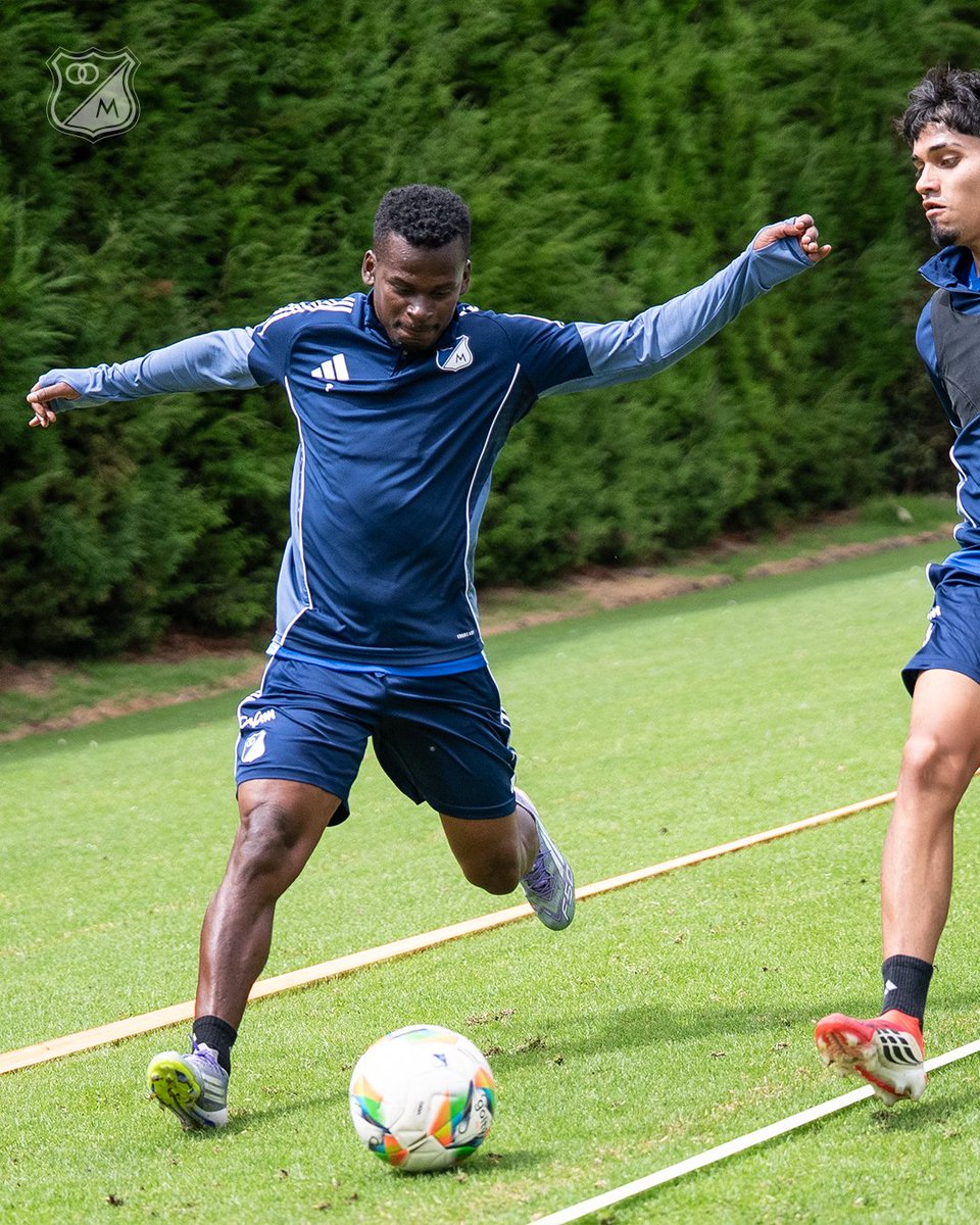 MillosFCoficial's tweet photo. Millonarios FC informa que Carlos Darwin Quintero ya se integró a los trabajos de campo junto al resto del plantel. ⚡Ⓜ️ https://t.co/weWFMRr261
