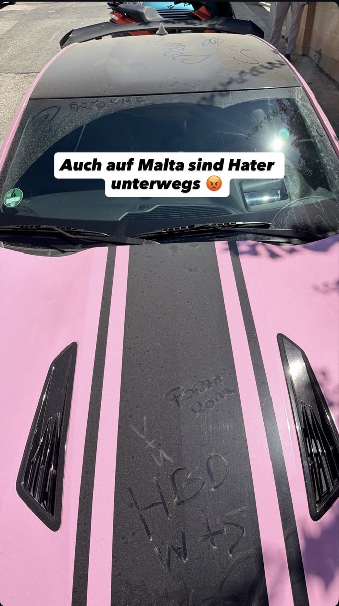 ClipThat0247's tweet photo. Kuba, der erst vor Kurzem mit Casino-Streams aus Malta begonnen hat, berichtet, dass sein Auto (zerkratzt) wurde. Auf Instagram zeigt er den Schaden und veröffentlicht zudem Hassnachrichten, die er erhalten hat. https://t.co/hEVmuWYoRo