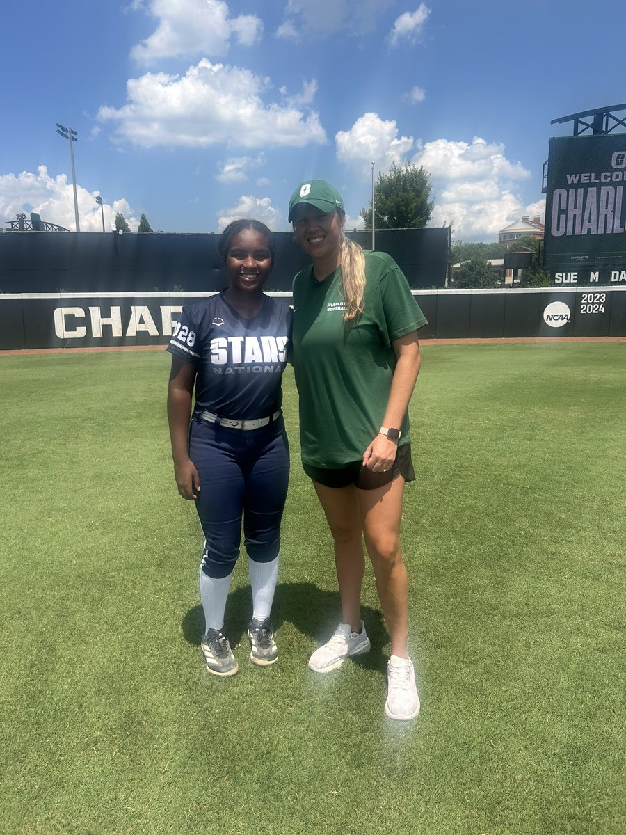 TaylorLeech2028's tweet photo. Thank you @CharlotteSB for putting on another great camp! As usual I had a great time and can’t wait to come back again!
Go Niners!!⛏️💚
@cbreault12 @JakeCombs_ @baileystaylor @alyssa_bilodeau @StarsNatColeman @starsnationalfp @_coachrachel @CompleteGame https://t.co/t9gVvlcTxh