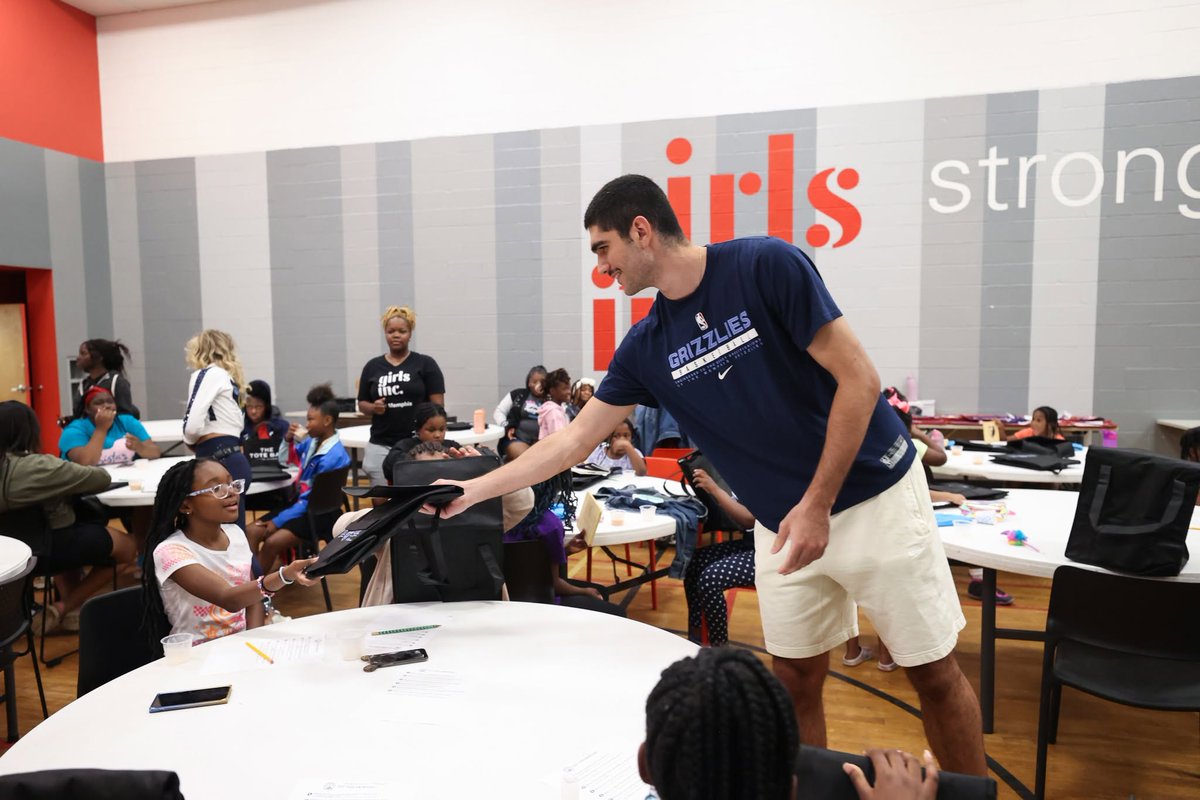 GrizzCommunity's tweet photo. Thank you @santialdama for the smiles, the service and the heart you brought to every corner of this community. This city is better because you were part of it. 💙 https://t.co/URA97BPk6t