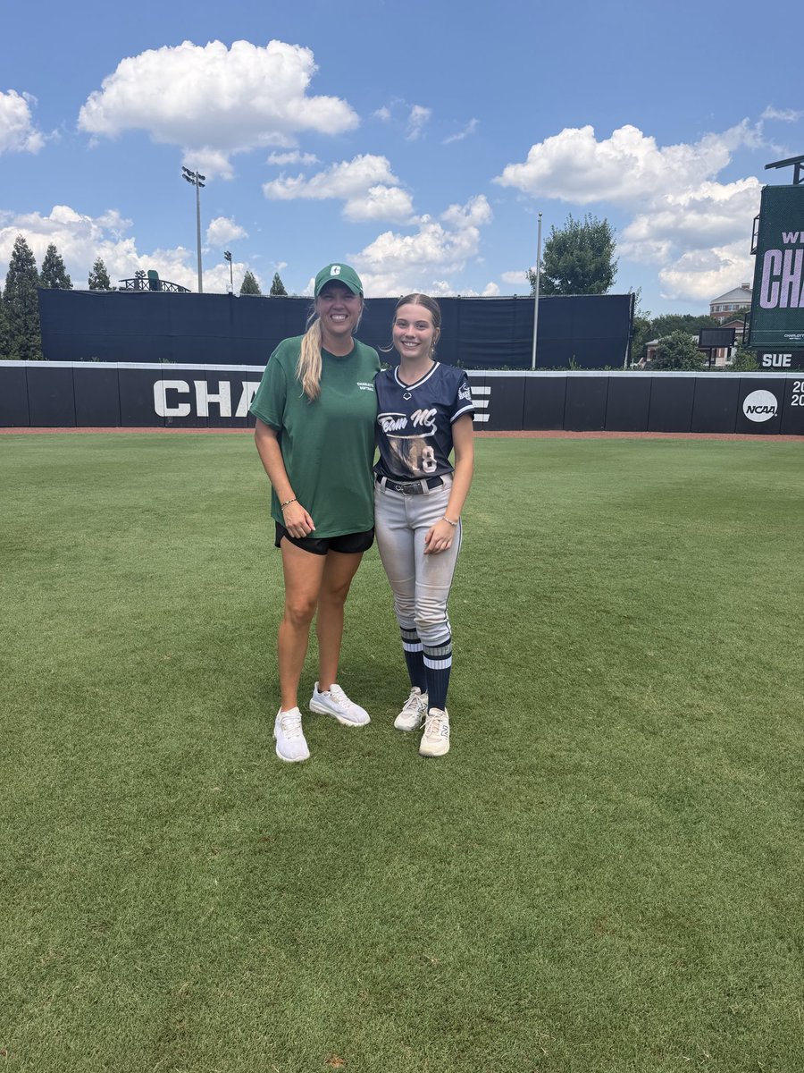LydiaBenton29's tweet photo. Just got back from the @CharlotteSB prospect camp and it was so much fun! Big thank you to all the coaches for the awesome drills and helpful feedback today. I’m really excited to work on everything I learned and show it this weekend! Can’t wait to come back again soon! https://t.co/hYKppf4COb