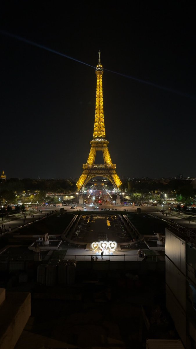 wazl_u's tweet photo. Paris❤️ https://t.co/Rxlwjo9VG7