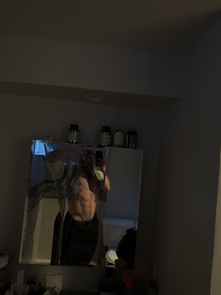 anbolicgorilla's tweet photo. Biggest 21yr old cash master 

#cashmaster #musclegod #findomgod #findom #biceps #abs https://t.co/TNqDBWVG8a