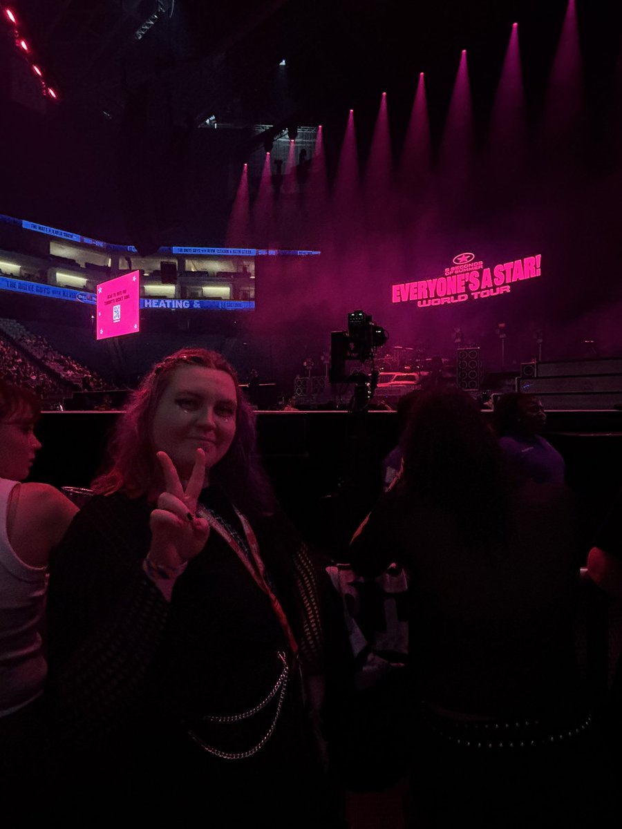 LofiEvie's tweet photo. Genuinely so grateful for the last 13 years as 5sos fam 🥹🫶🏻 @5SOS https://t.co/pvk4g3BqKT