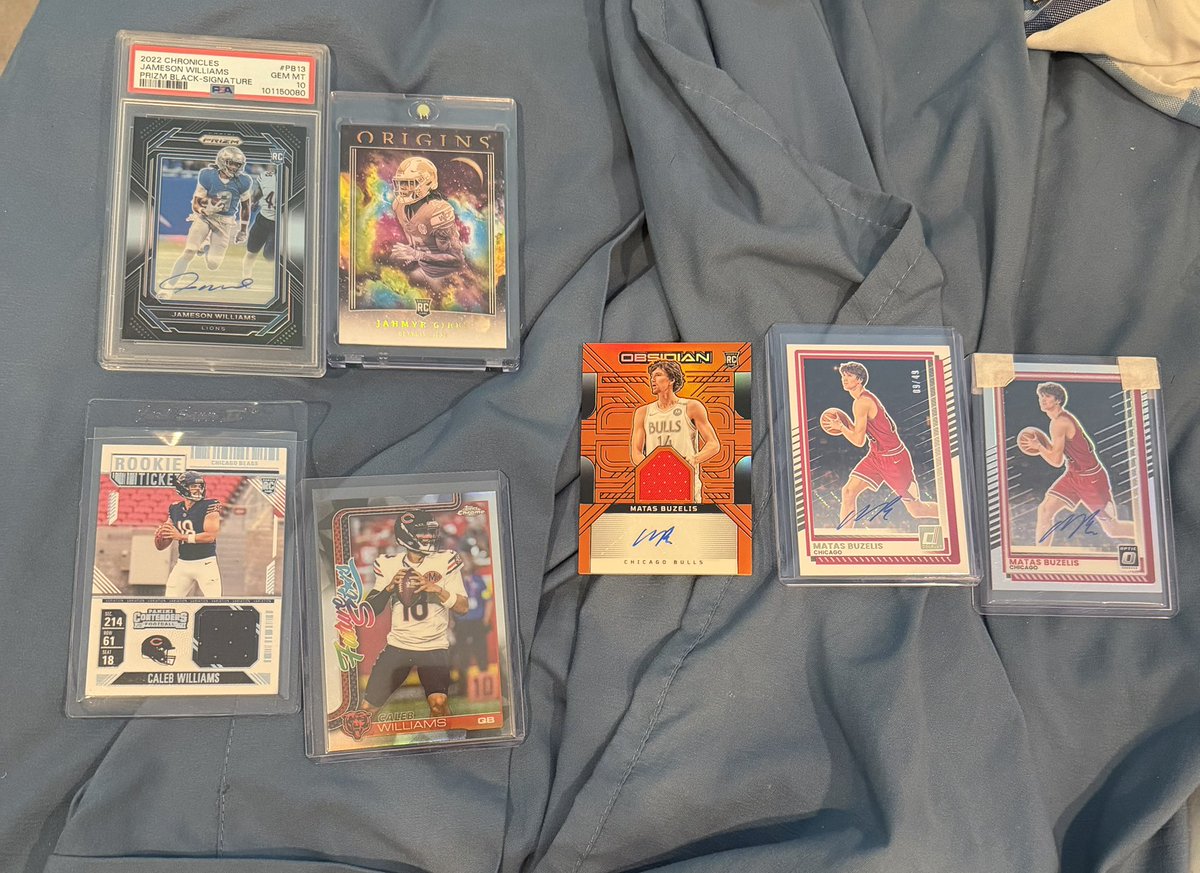 mrspeer06's tweet photo. @CardPurchaser Shoutout the seller for shipping obsidian Matas RPA /99 raw, no penny sleeve or top loader 🤦‍♂️ https://t.co/Ps51YRBzeE