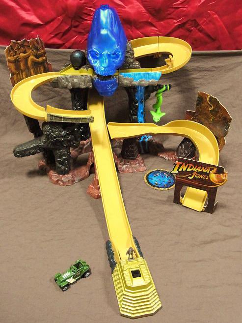 Sliver_Nugget's tweet photo. I have been lied to my entire life

The RPM Devastator race track is just an Indiana Jones playset https://t.co/4DeVfOCrL5